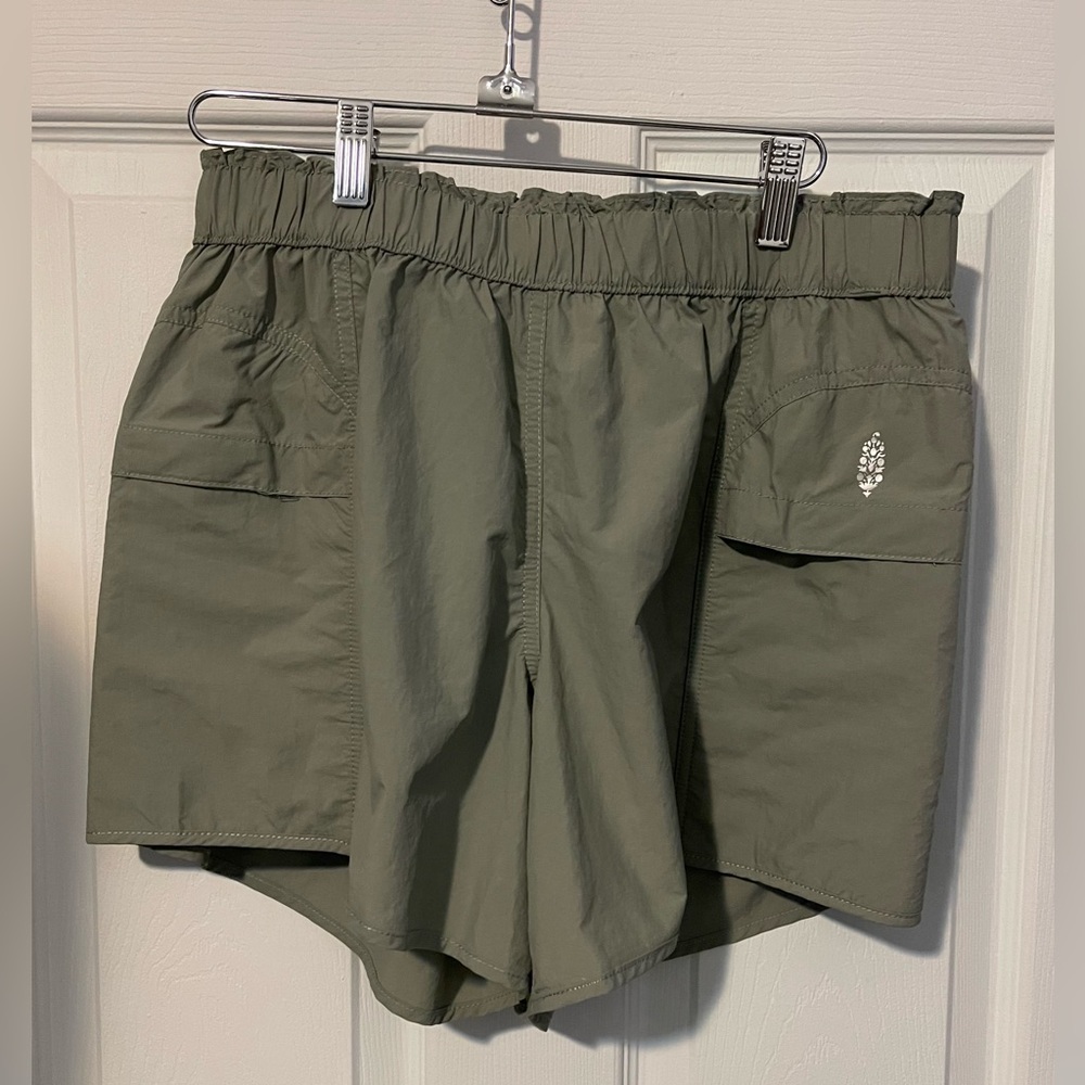 NWT FREE PEOPLE MOVEMENT In The Wild Cargo Hiking Outdoor Shorts Size S